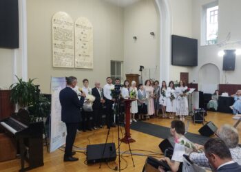 Місіонерський конгрес «Підтримка поряд» у Чернівцях: єдність у служінні та урочисте хрещення 25 людей