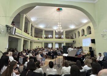 Мова, що об’єднує: у Чернівцях відбулося особливе богослужіння до Дня румунської мови