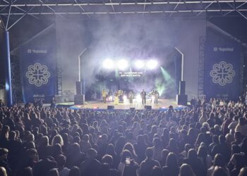 Чернівці співали в унісон: масштабний благодійний концерт Purim music та Нікіти Ісакова